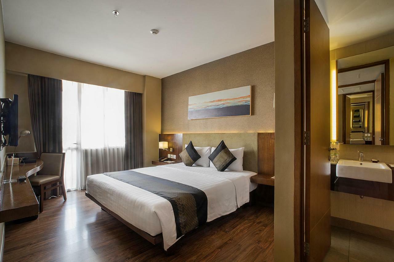 El Hotel Jakarta Exterior foto